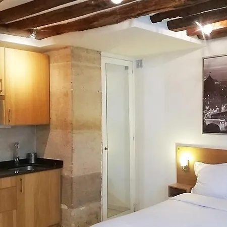 Daire Cozy Studio - 11th, Near Marais & Republique By Guestready *